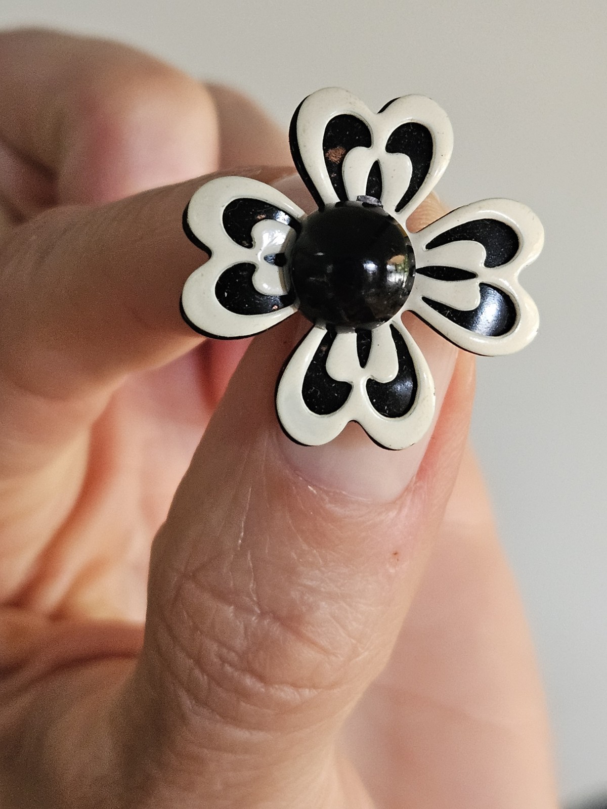 S/3 Mod 1960’s Flower Enameled Brooches/Pins BLACK WHITE
