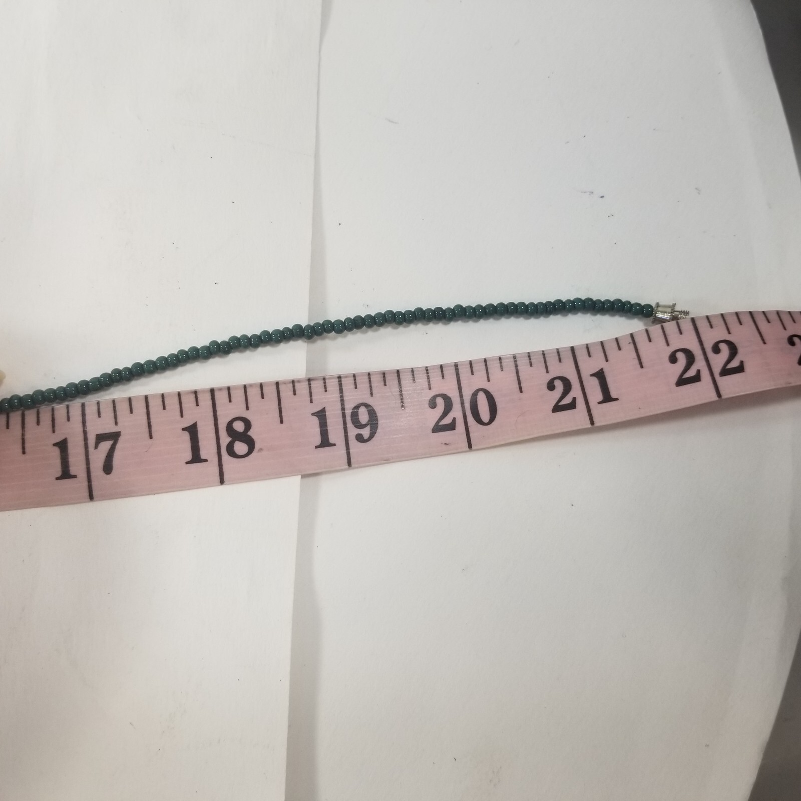 Vtg Natural Stone Beaded Necklace arrow shaped green