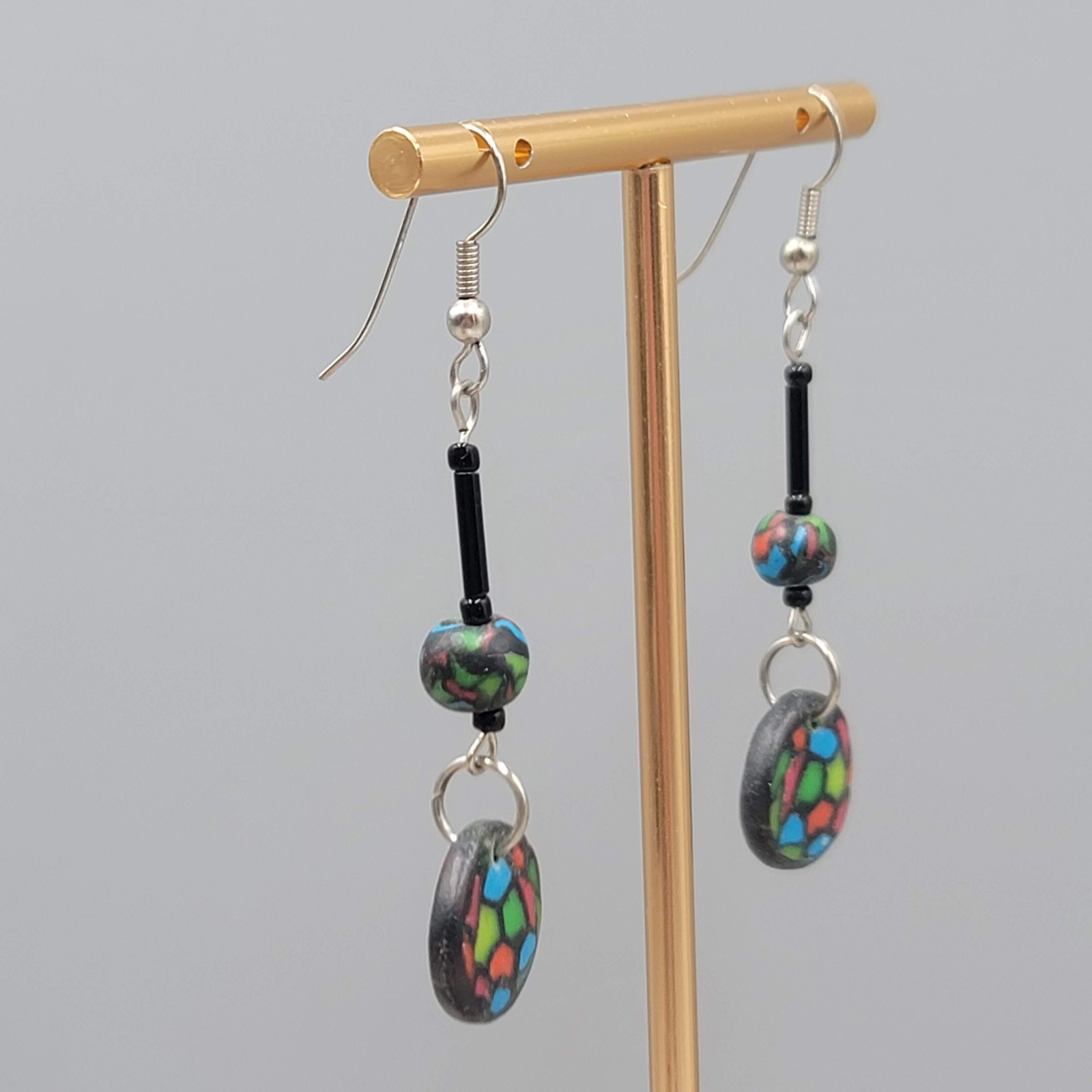 Vintage Black Re Green Blue Beaded Pierced Earrings Silver tone Dangle 2″