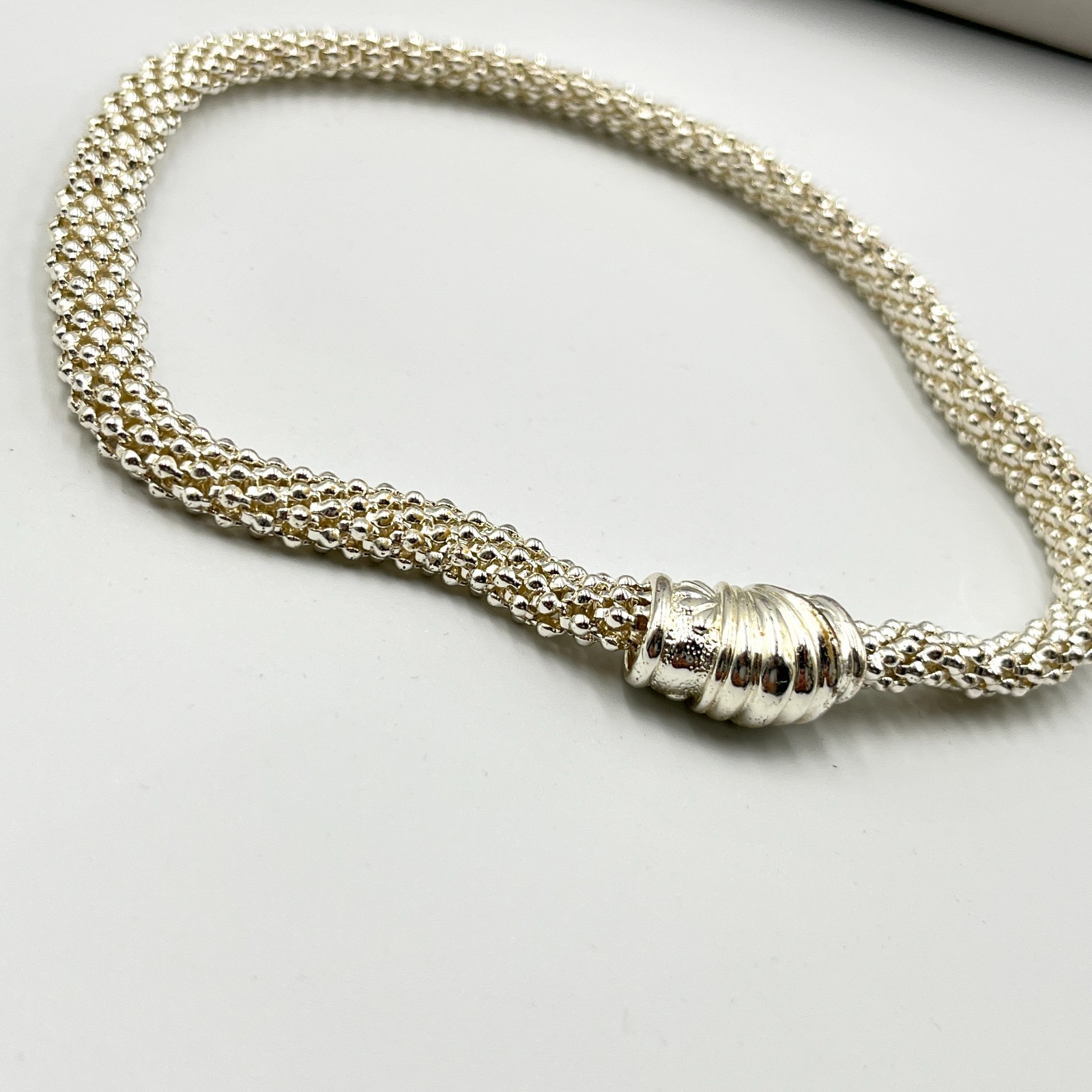 Vintage Retro Silver Tone Popcorn Mesh Link Necklace Ribbed Shell Centerpiece