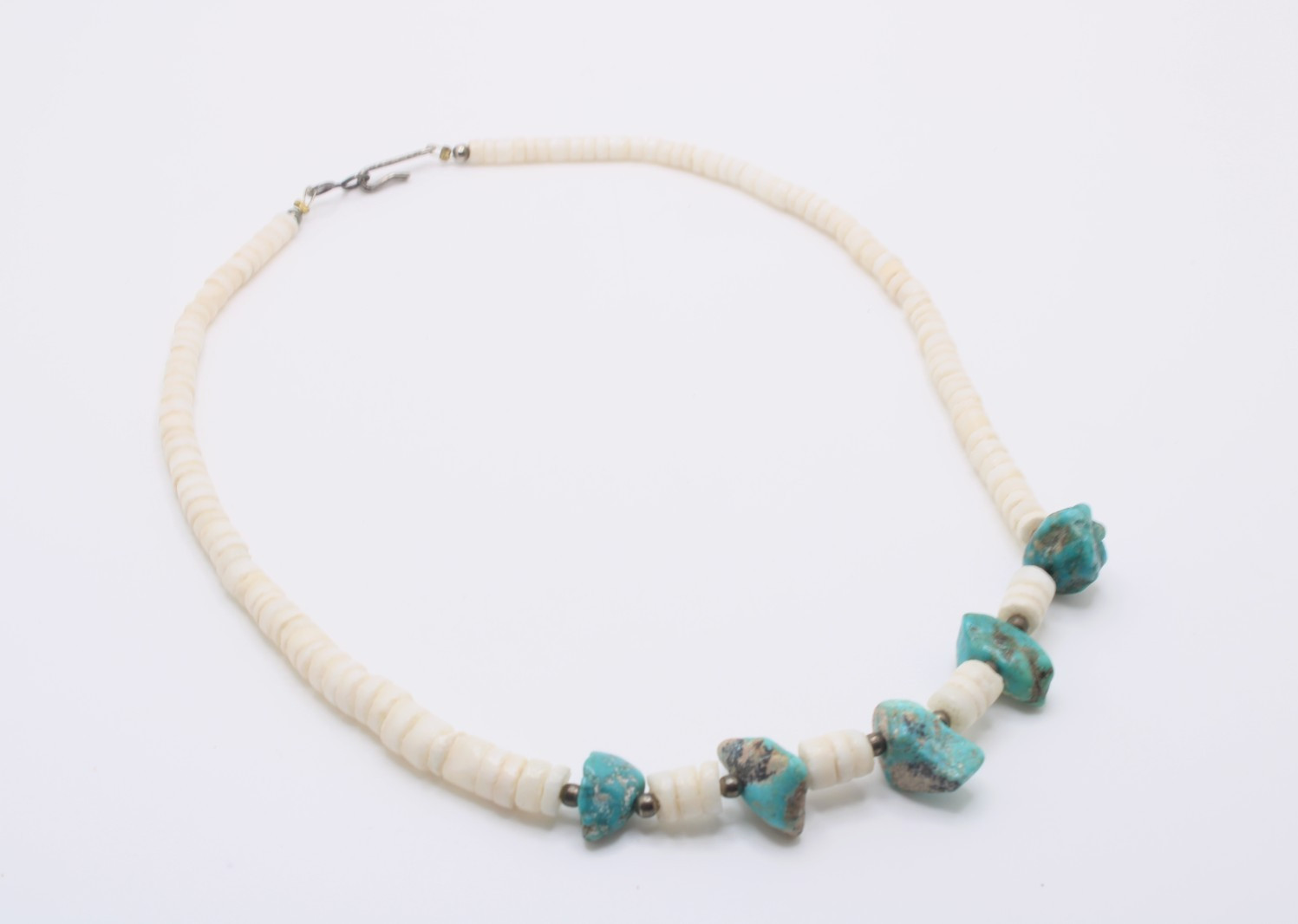 Vintage Native American Turquoise Stone & White Shell Heishi Necklace 17.5 In
