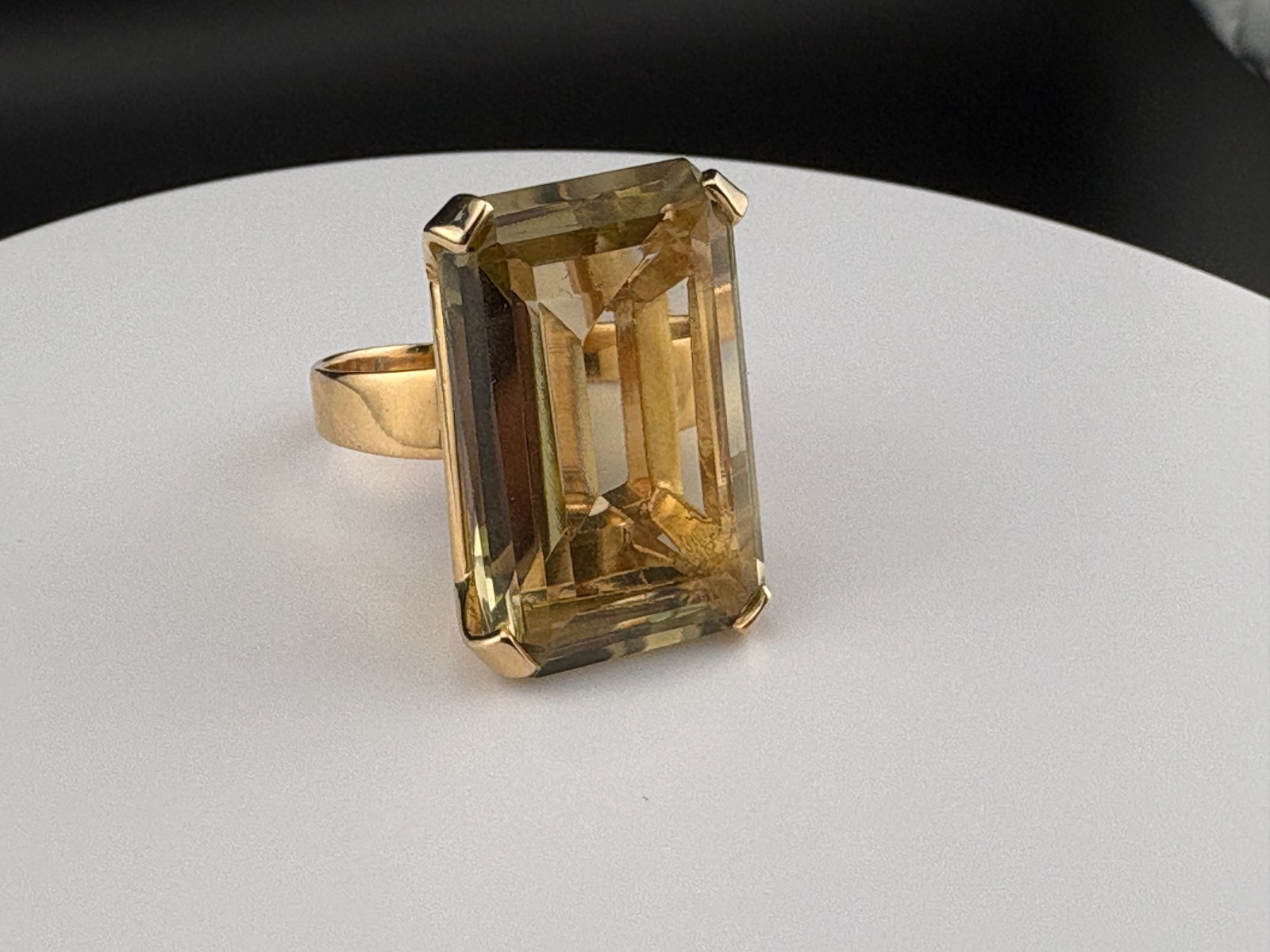 Vintage 18k Gold Large Emerald Cut Quartz Cocktail Ring 13.77g Statement Ring