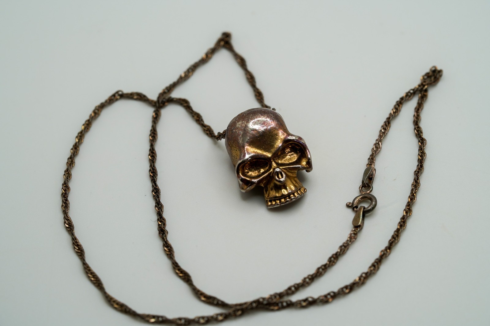 Vintage Silver Tone Skull Pendant 2.3cm Necklace 18″ JB45