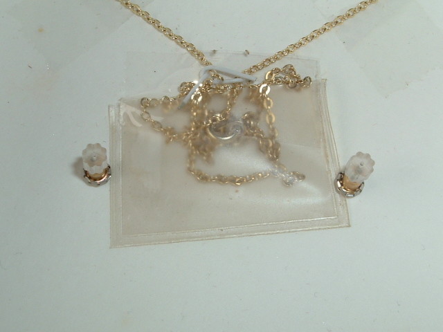 VINTAGE WHITE STAG AUSTRIAN CRYSTAL FLOWER NECKLACE & PIERCED EARRINGS SET