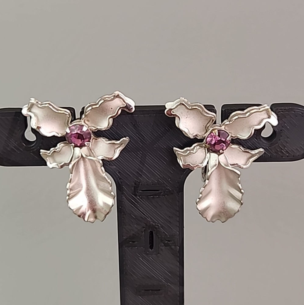Vintage Flower Screw Back Earrings Orchid Purple Rhinestone Silver Tone 1″