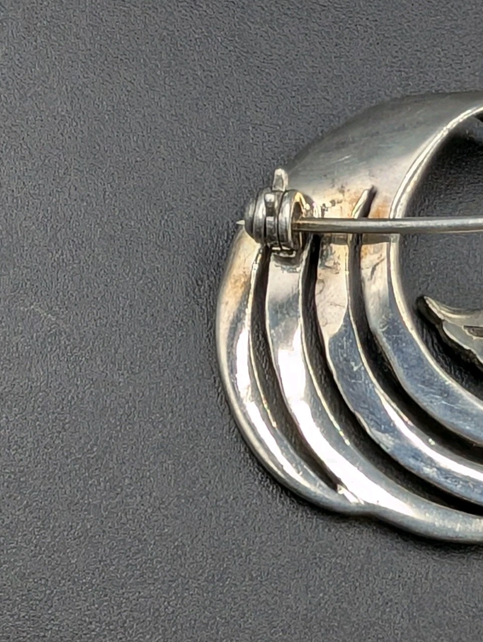 READ!! By A Vtg Sterling Silver Marcasite Wave Swirl Circle 925 Pin Brooch 1.16″