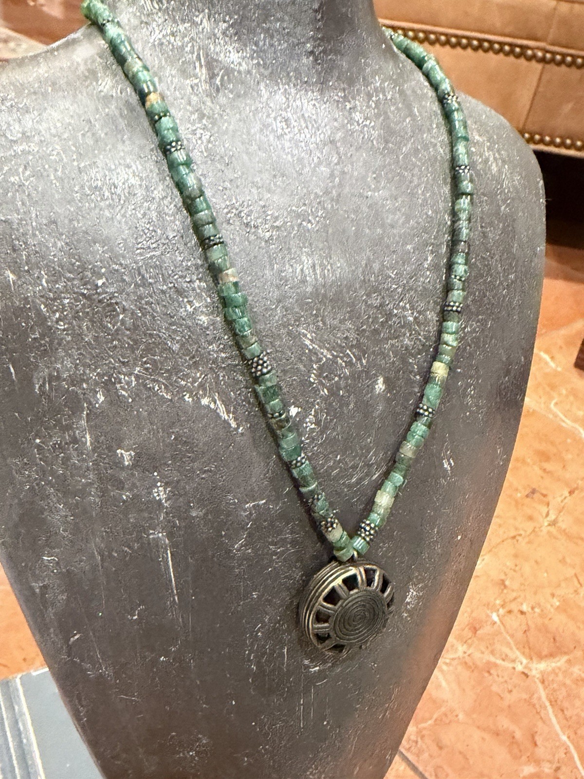 LAUREN RALPH LAUREN JADE GREEN BEAD CAVIAR SPACERS BRASS PENDANT 16″ NECKLACE EU