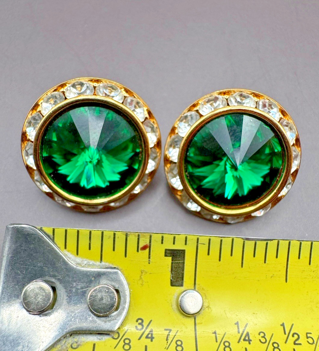Vivid Green Rivoli Crystal Earrings Rhinestone Halo Button Studs Vintage 0.75”