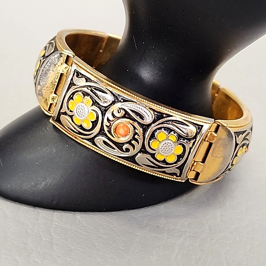 Vintage Expandable Bangle Bracelet Stretch Flower Enamel Blackened Gold Tone 7.2