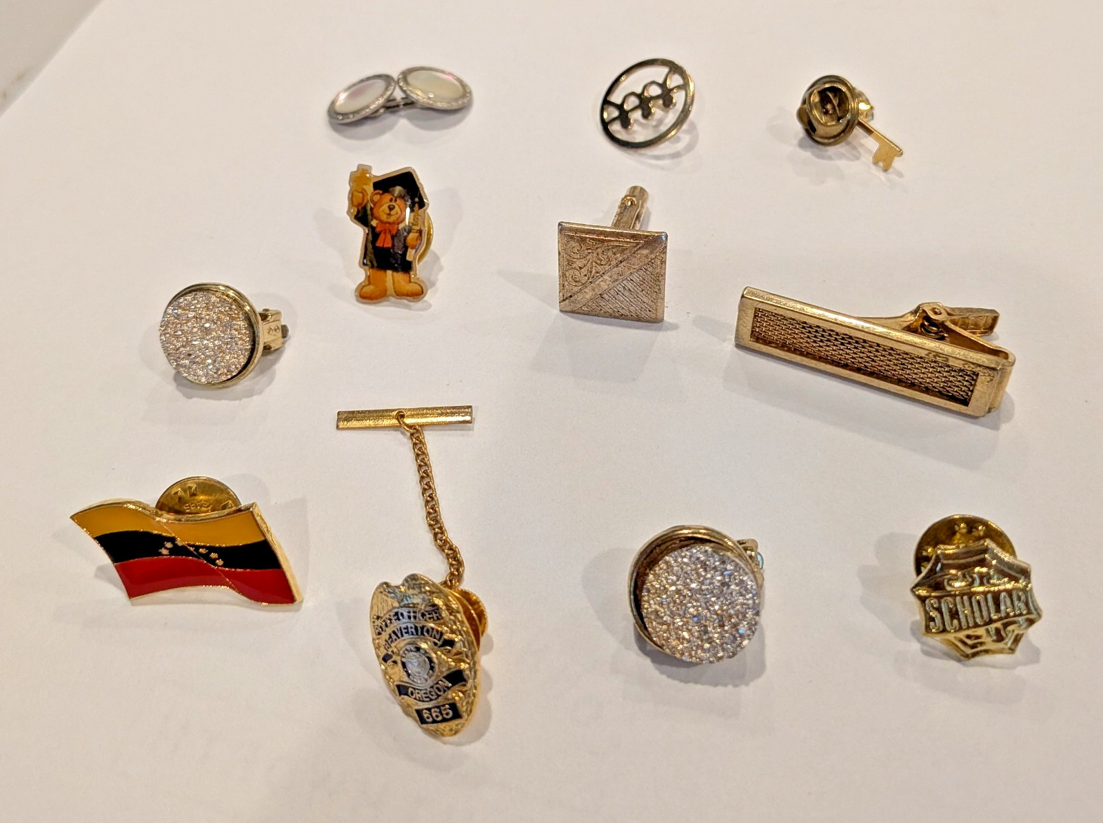Vintage Pins & Accessories Lot (11 Pieces)