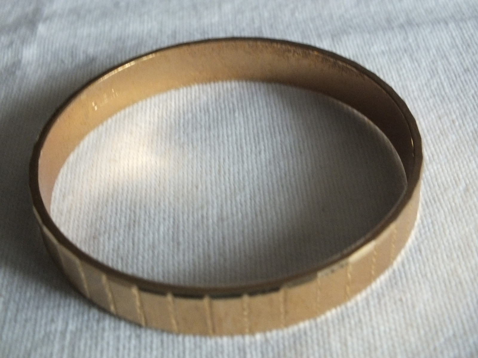 Beautiful Bangle Bracelet Gold Tone Matte Ribbed Signed MONET 3/8″ W 2 1/2″ ID