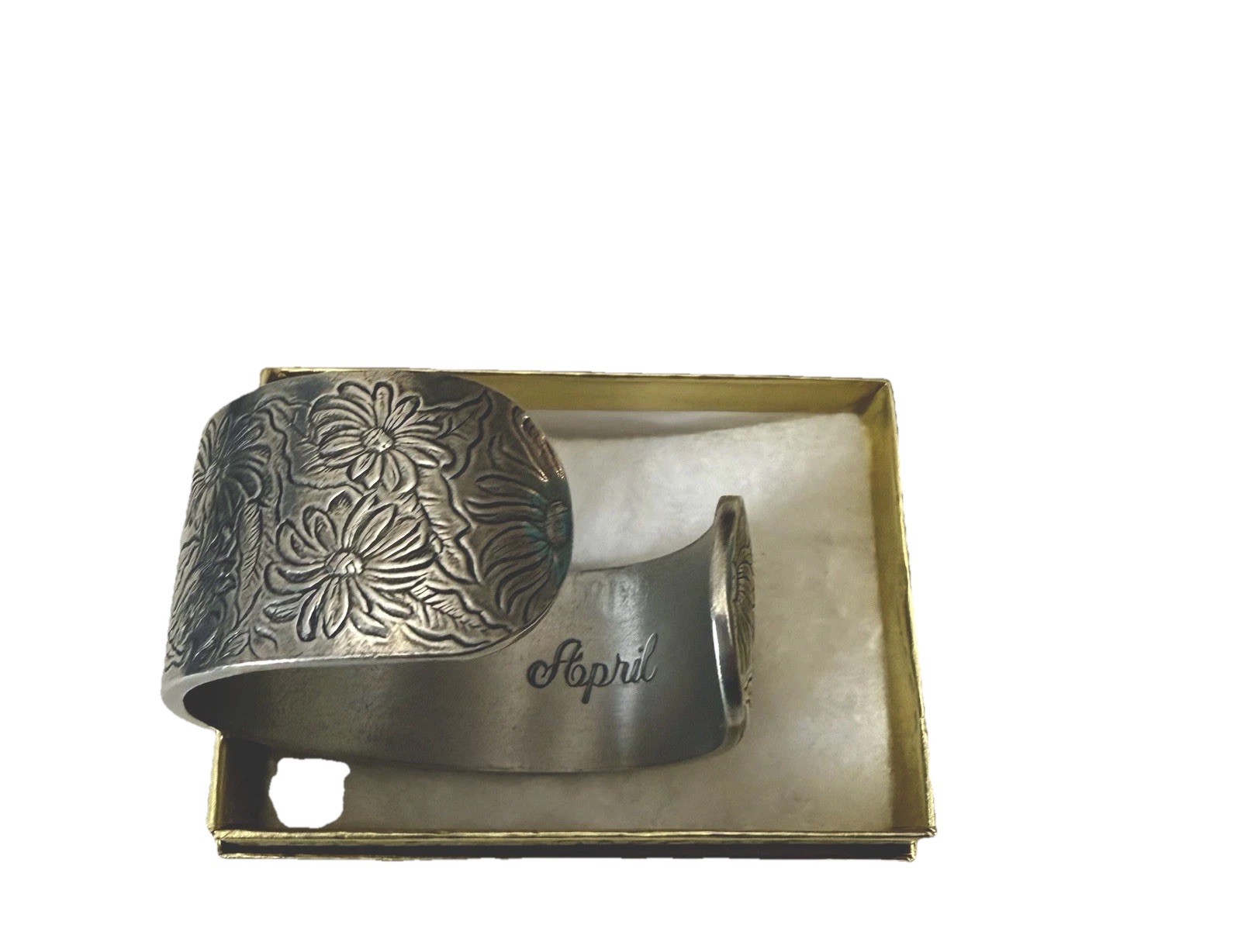 SALISBURY PEWTER APRIL FLOWER ETCHED CUFF BRACELET