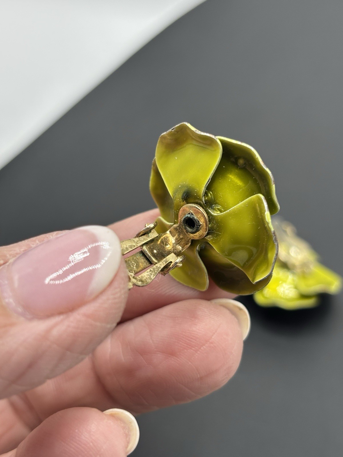 Lime Green Enamel Flower earrings Clip 1960s Rhinestone Fashion Jewelry Vtg