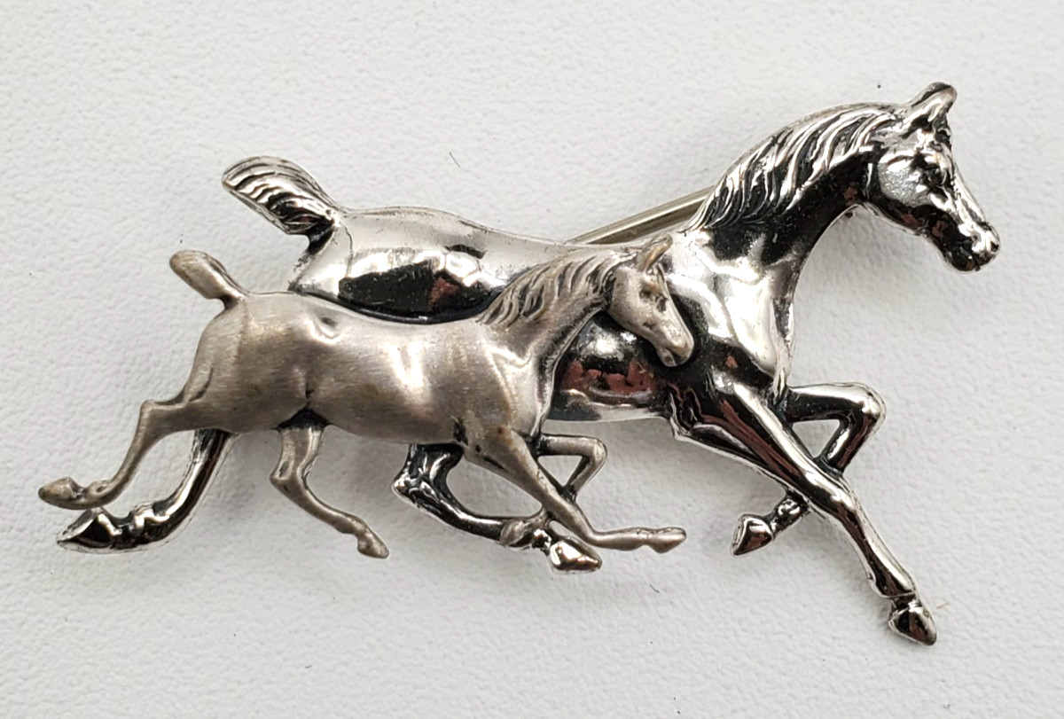 Vintage Sterling Silver Equestrian Horse & Pony Running Beau Brooch
