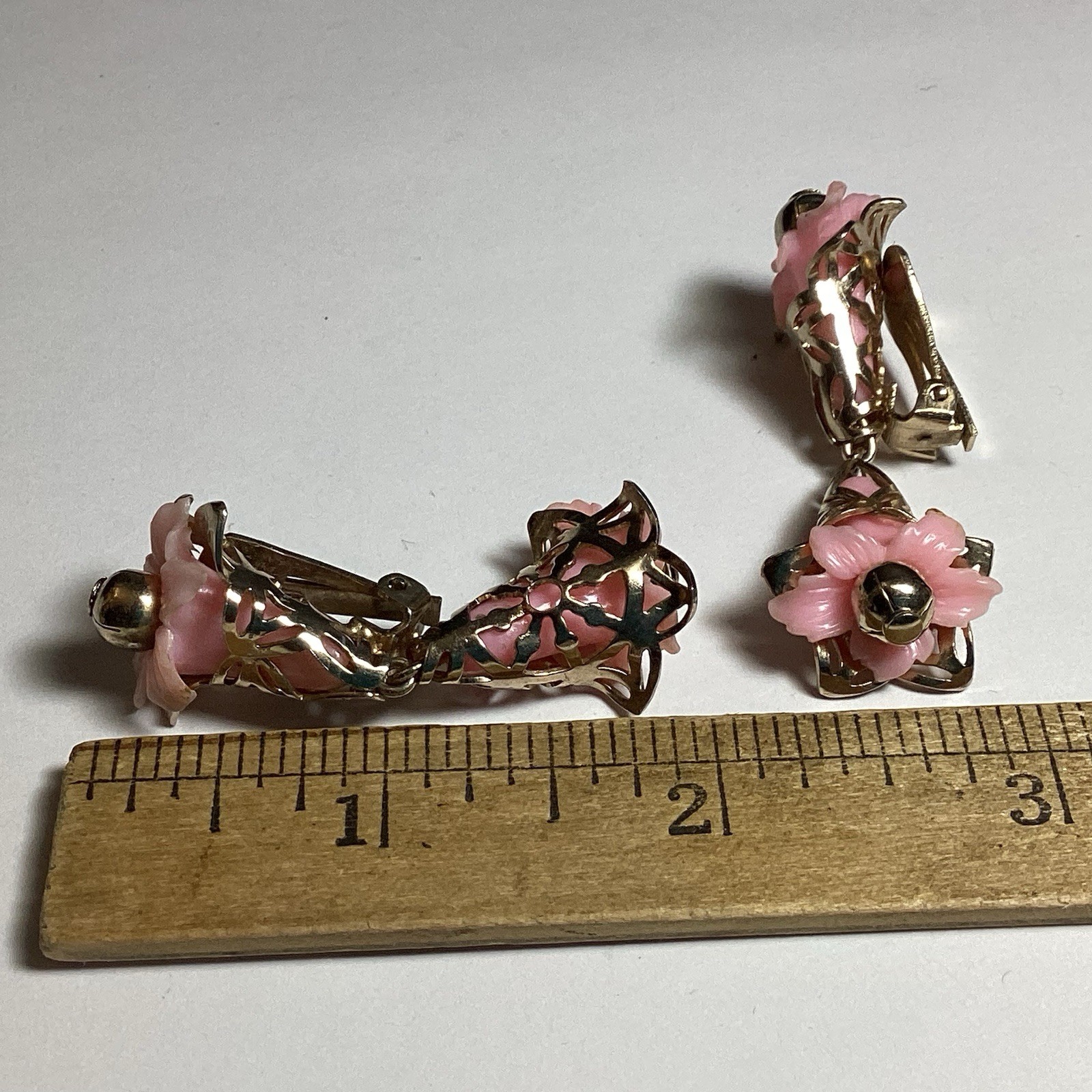PRETTY RETRO DROP DANGLE CLIP-ON EARRINGS PINK TRUMPET FLOWERS GOLDTONE