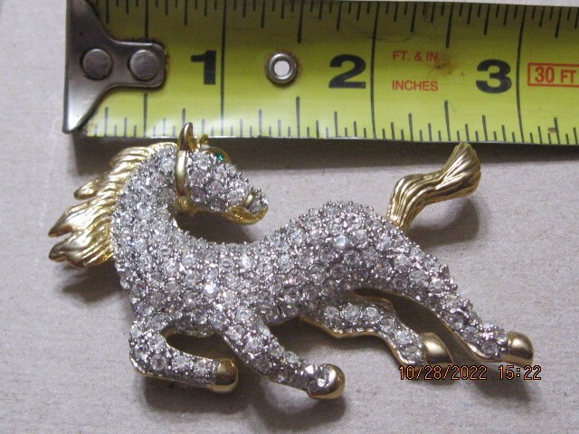 HORSE PIN BACK BROOCH RINE STONE & GOLD LOOK (L-S MARK ) U S SHIPING ONLY