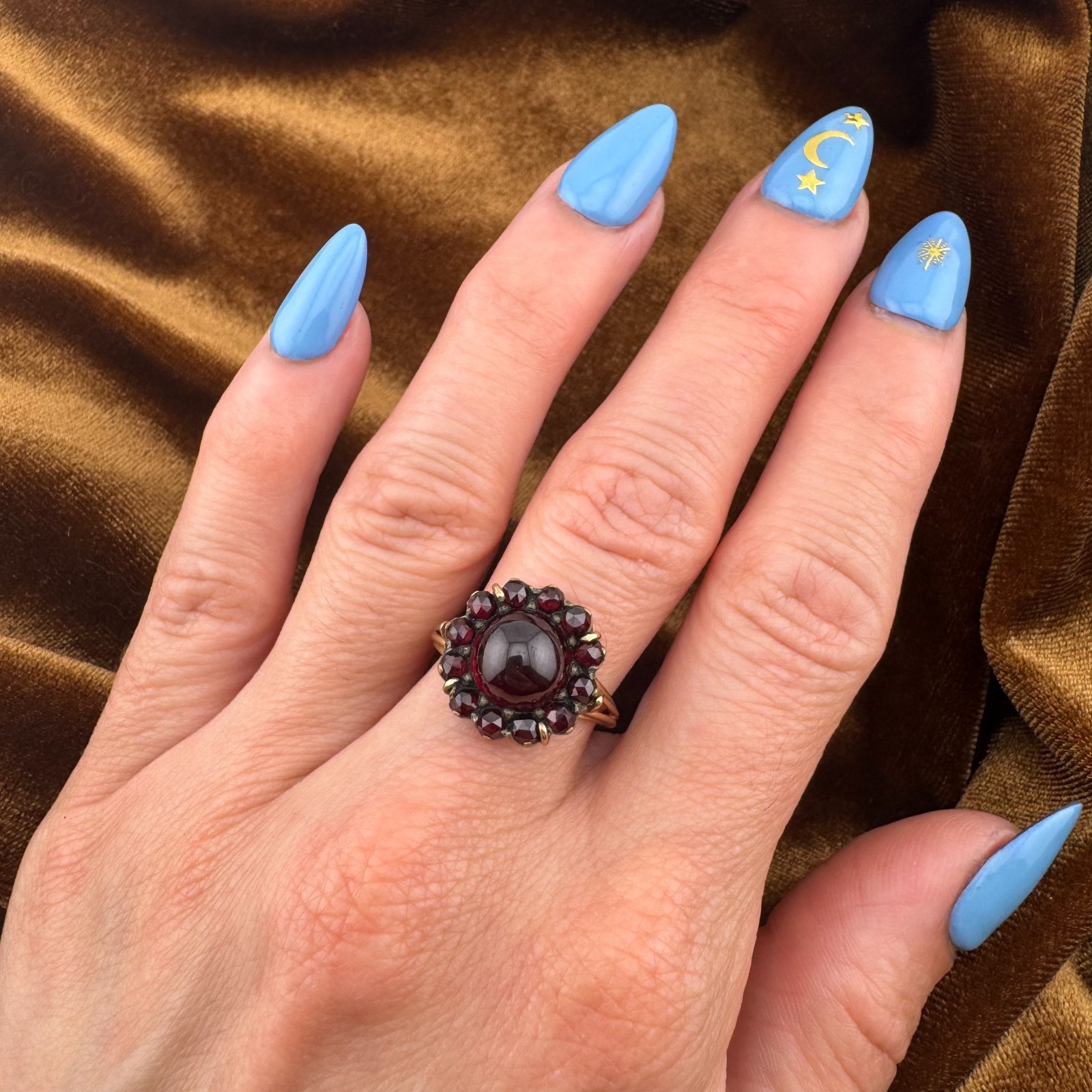 Antique Bohemian Garnet Cluster Ring 14 Karat Yellow Gold – Size 6.5, 4.4g