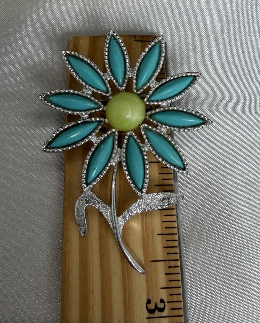 Sarah Coventry “Daisy Time” Turquoise Lime Green Flower Brooch Silver Tone MINT!