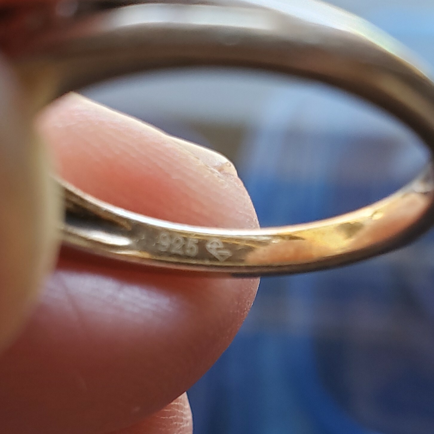 Sterling Silver Ring with 14 Small Diamonds 4.1g Size 6.5 & Gold Vermeil [6964]