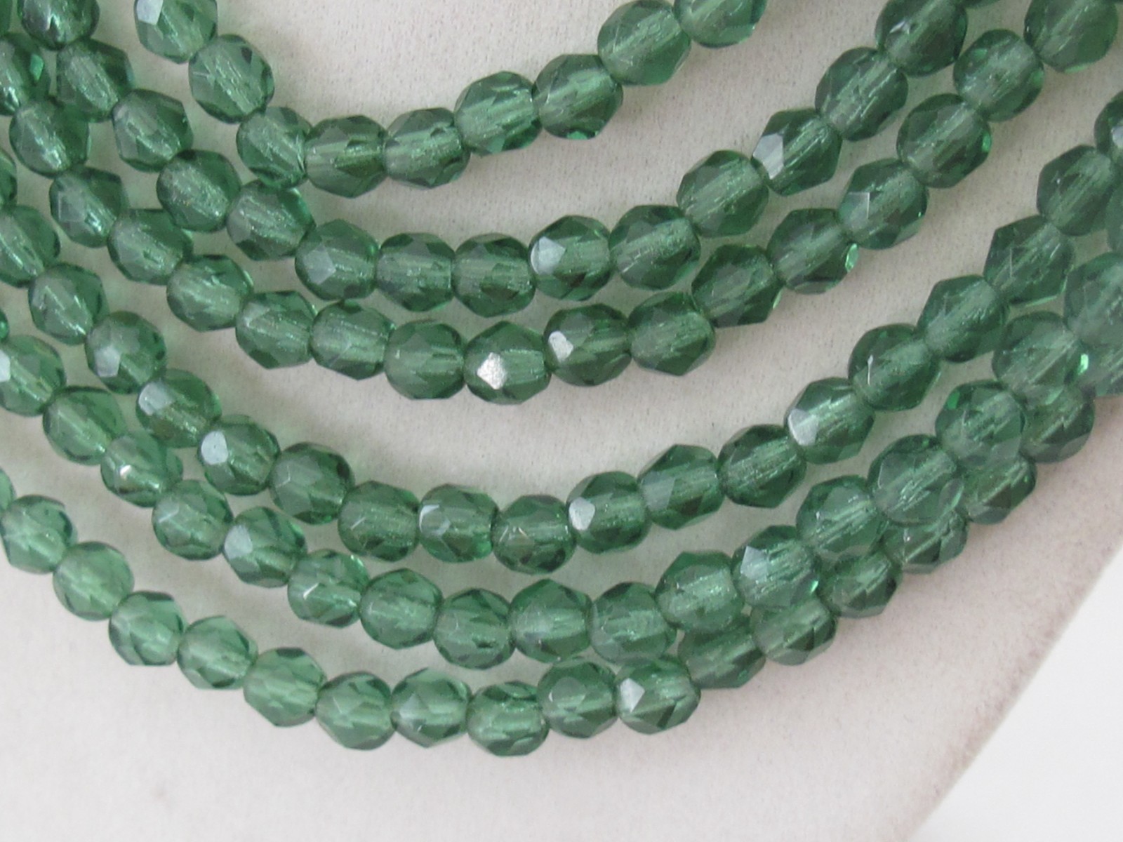 Faceted Green Glass Multi-strand Choker Collar necklace & Rhinestone Clasp C6