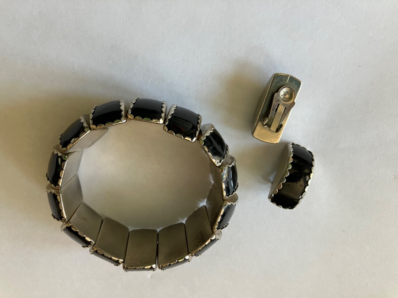 Vintage Retro 60s Black Enamel Silver Tone Expanding Bracelet & Clip On Earring