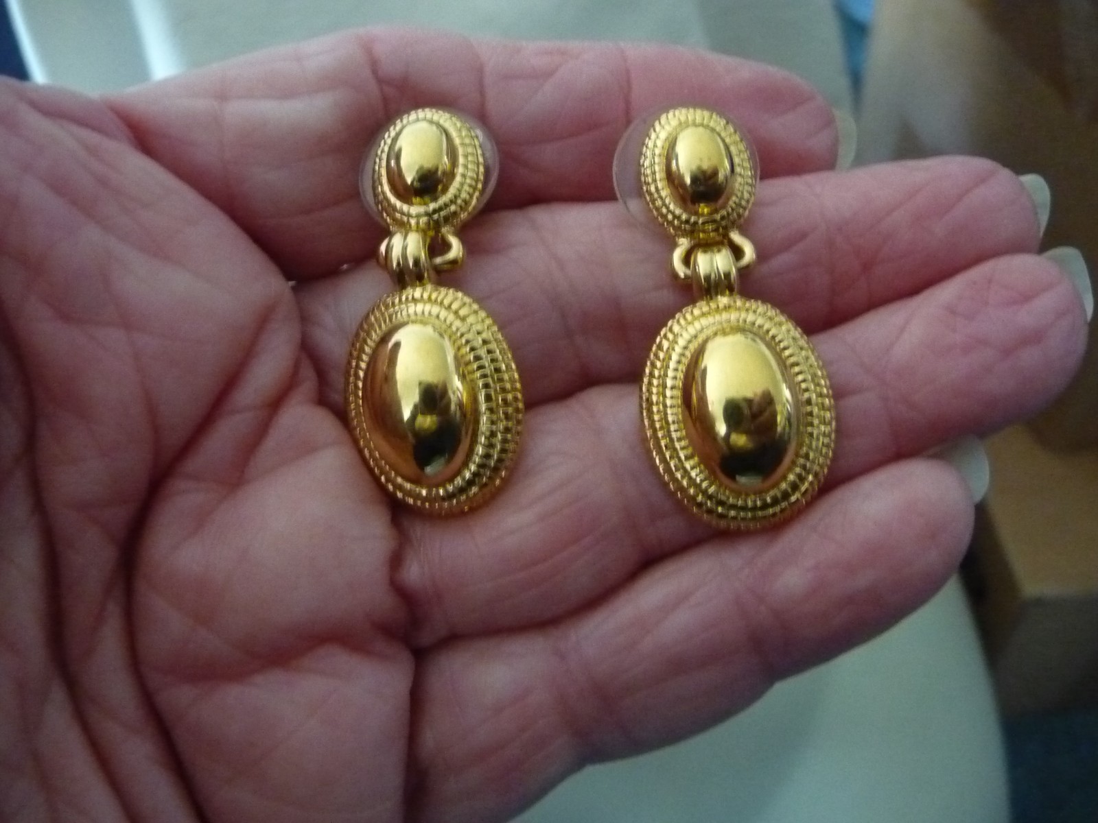 MONET 1 1/4”L DANGLE GOLD TONE PIERCED EARRINGS #20/14