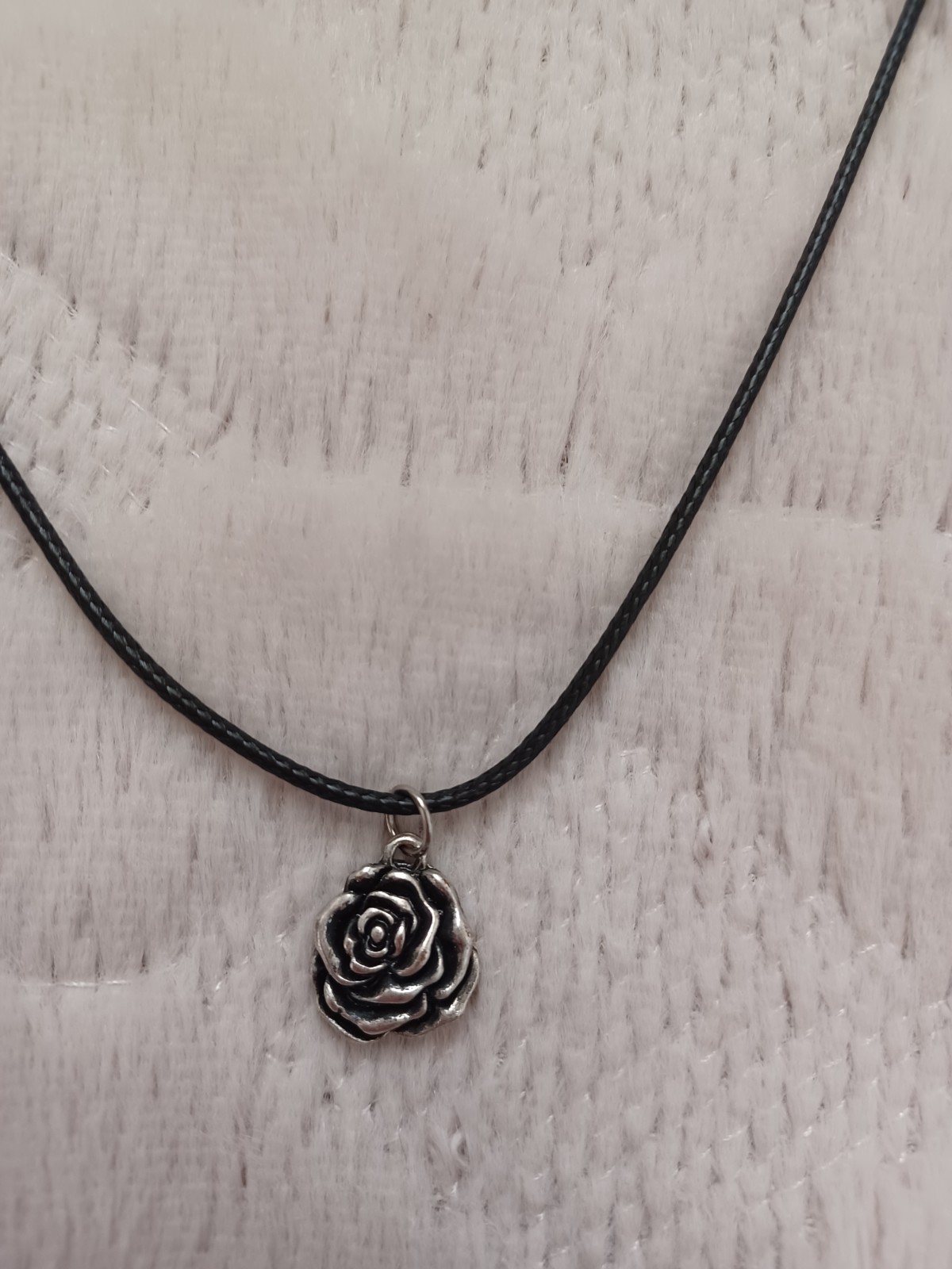 Vintage 90’s Y2K 2000’s Style Silver Tone Rose Bud Flower Pendant Cord Necklace