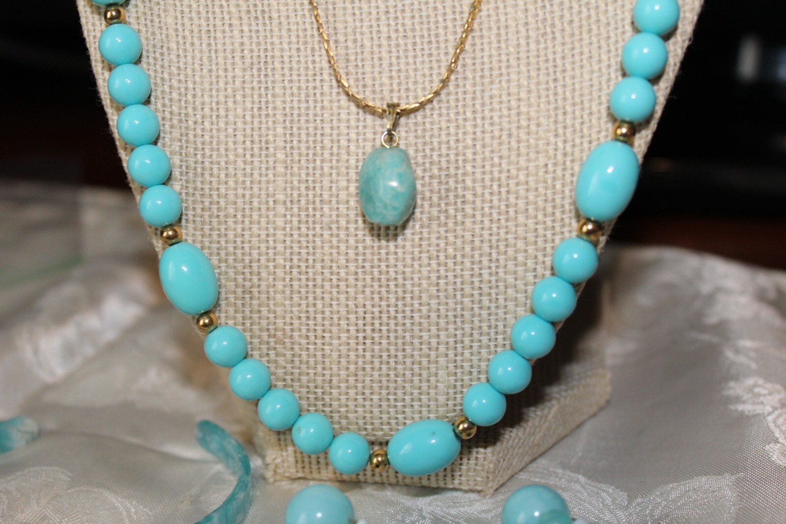 VTG LOT OF 3 TURQUOISE COLOR NECKLACES AND CLIP EARRINGS + 1 CUFF BANGLE