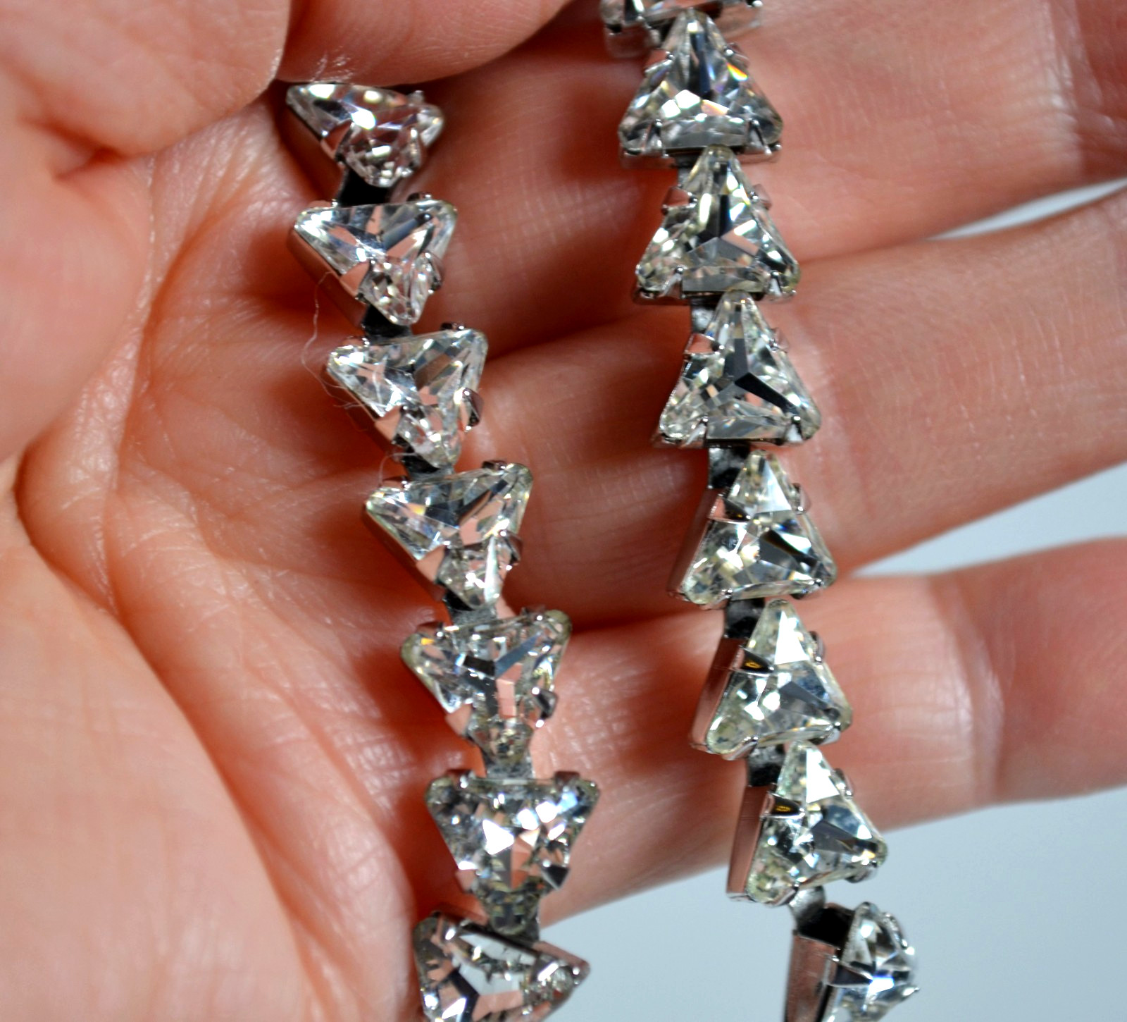Vtg Silver Tone Choker Necklace Clear Triangle Shaped Rhinestone Beautiful 16″
