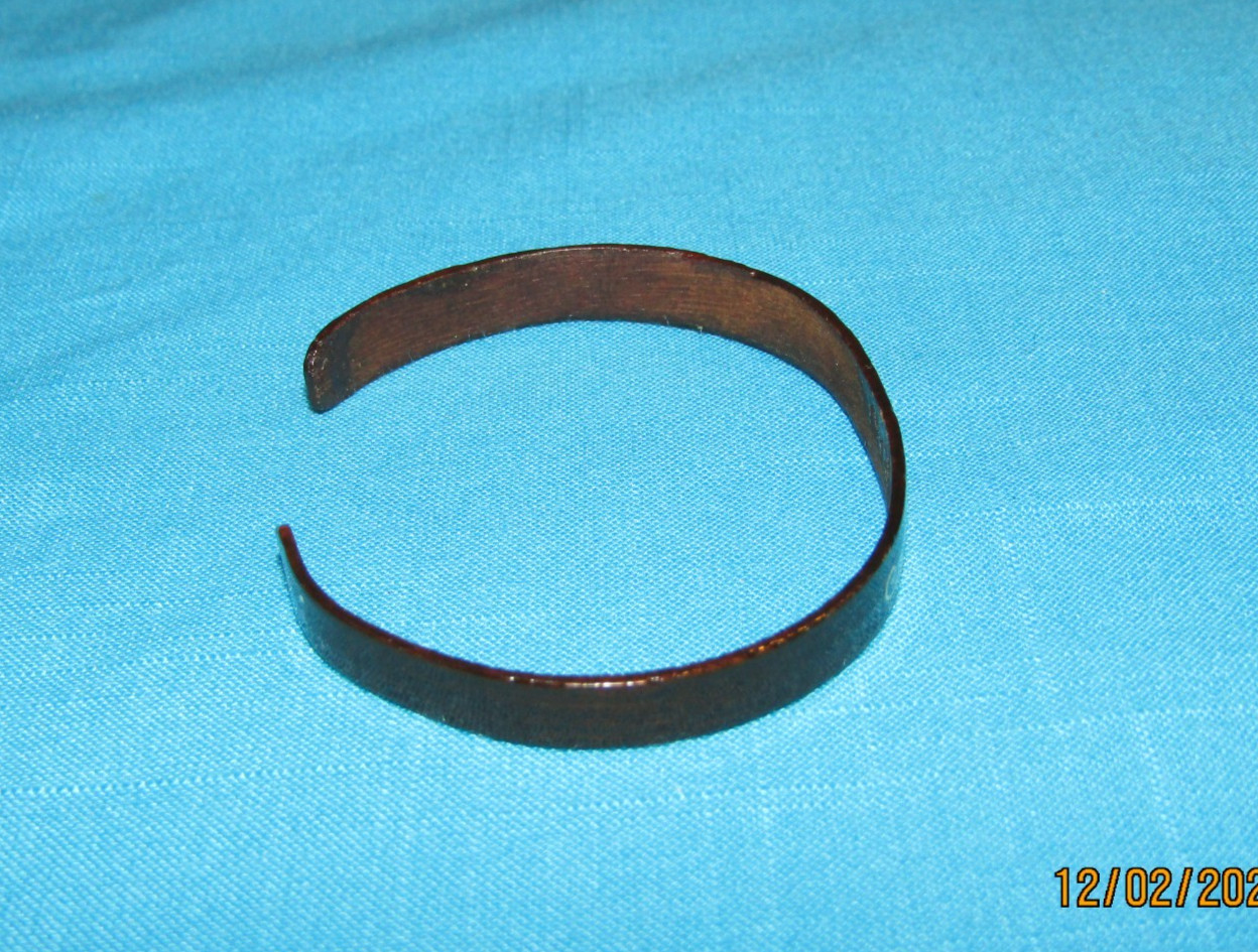 Vintage Hand-Painted Folk Art Wooden Cuff Bracelet 2 1/4″ Across