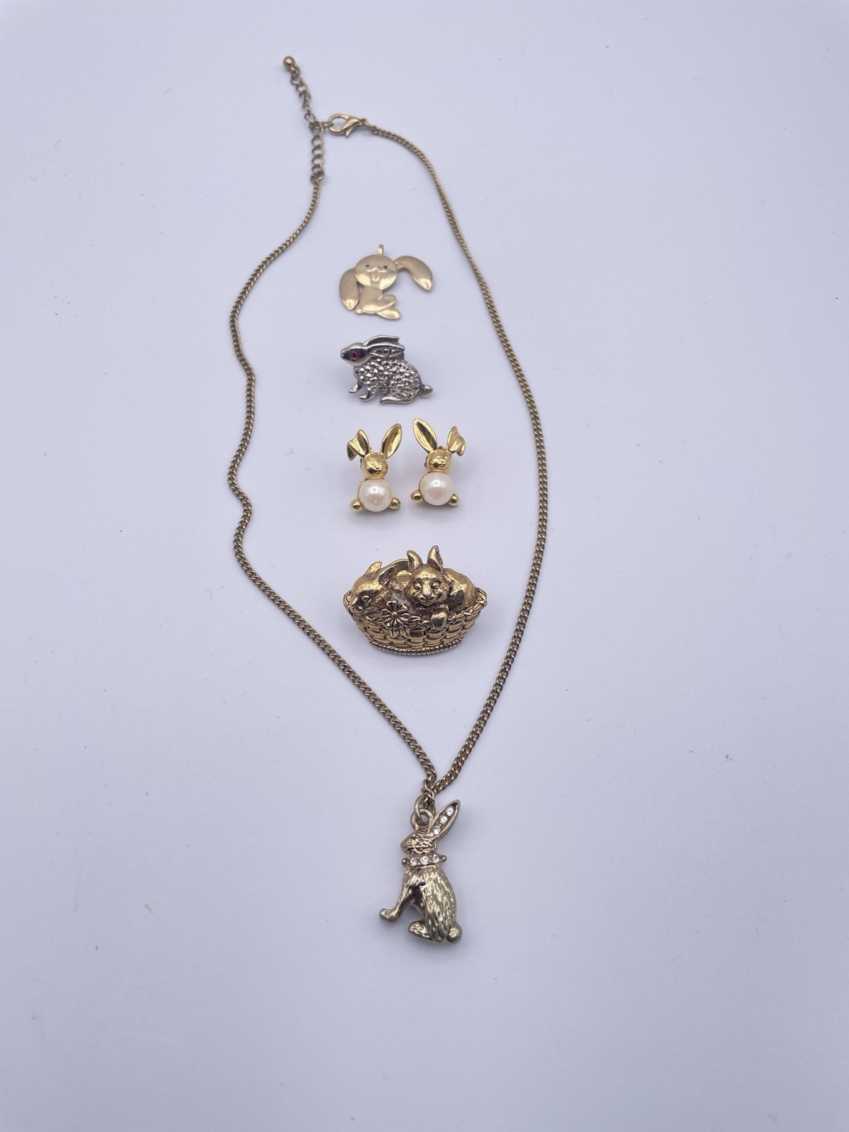 Mixed Vtg Rabbit Avon Unbranded Jewelry Lot Earrings Chain Necklace Brooch Pins