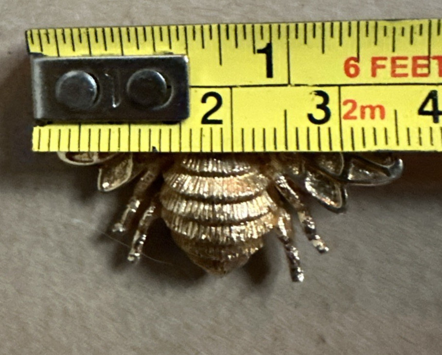 Vintage AVON Gold Tone Figural Bumble Bee Brooch Pin Insect Bug Costume Jewelry
