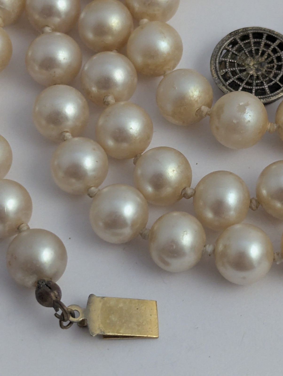 Vtg Signed Miriam Haskell Faux Pearl Necklace 31.5″ Long 7.5mm
