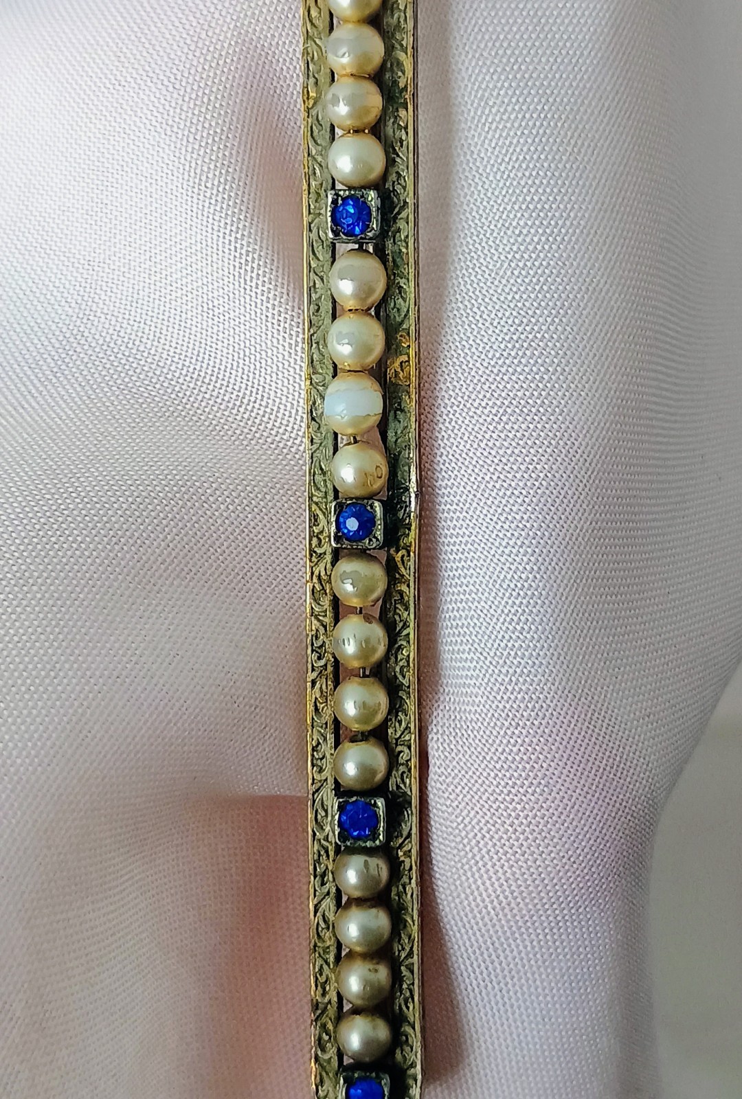 Victorian Unmarked Gold Filled Blue Rhinestone Brooch Pin 2.5″