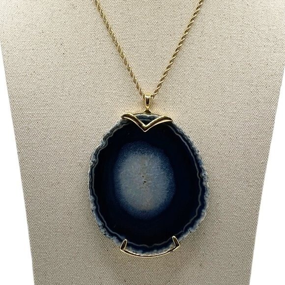 Kenneth Lane Vintage 70s Large Blue Agate Geode Slice Gold Tone Pendant Necklace