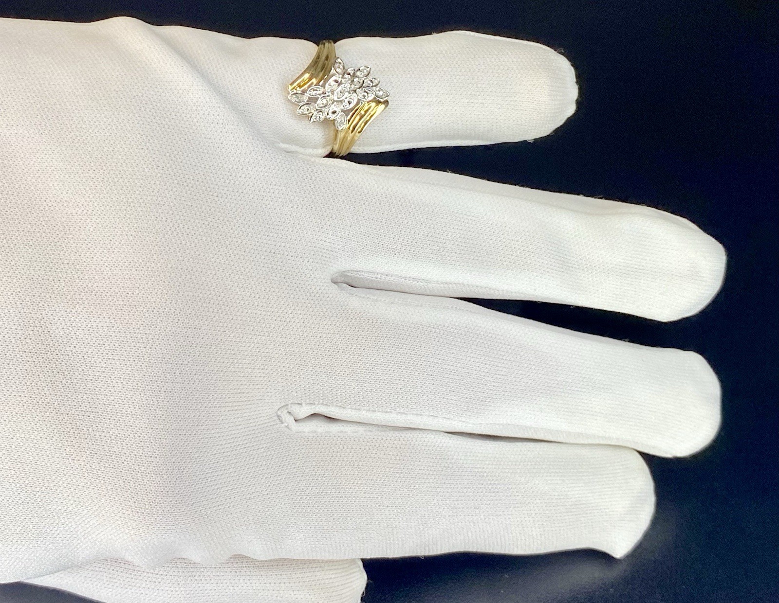 Vintage 80’s 90’s 10K Yellow Gold Diamond Cluster Leaf Bypass Ring Size 6.9