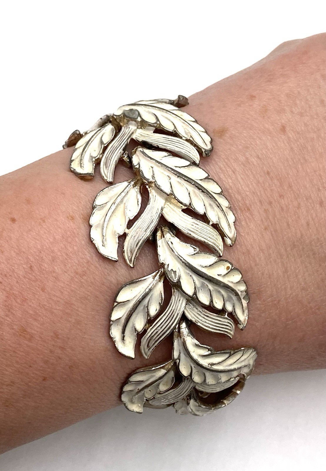 Vintage Bracelet Leaves Linked White Enamel Finish Estate 6.5” Flaw