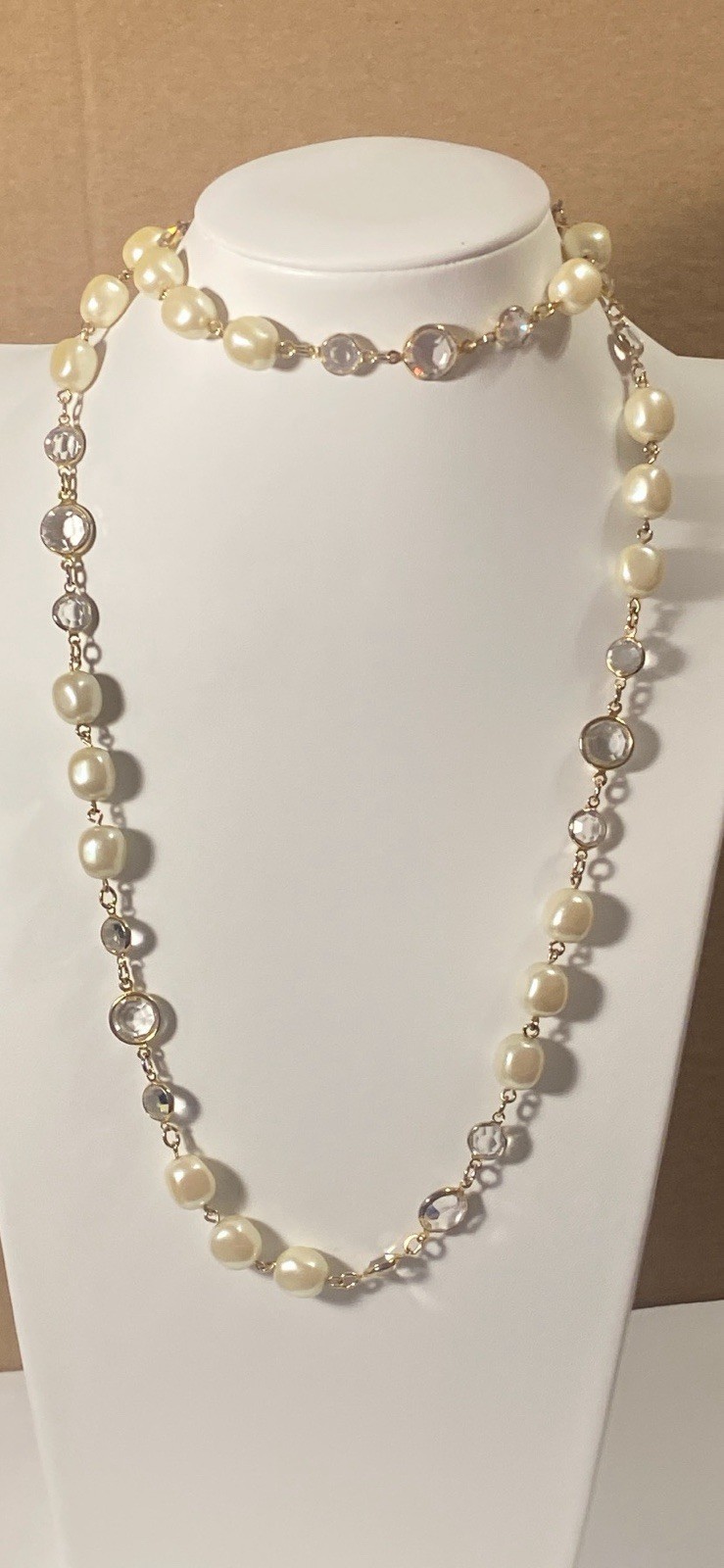Vintage Gold Tone 34″ Station Necklace With Crystal Bezels And Pearls.