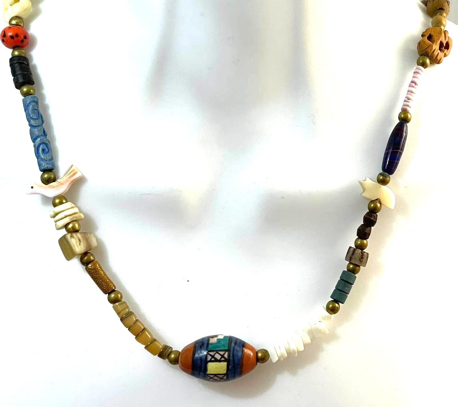 VTG Carved Birds Animals Tribal Ethnic Fetish Necklace Wood Ceramic Shell Boho