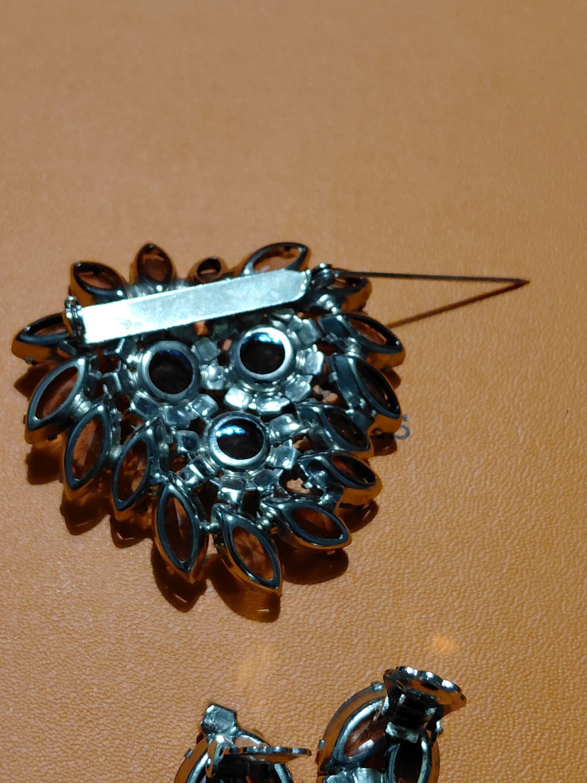 Vtg Brooch And Clip On Earrings (Juliana Style) Not Signed