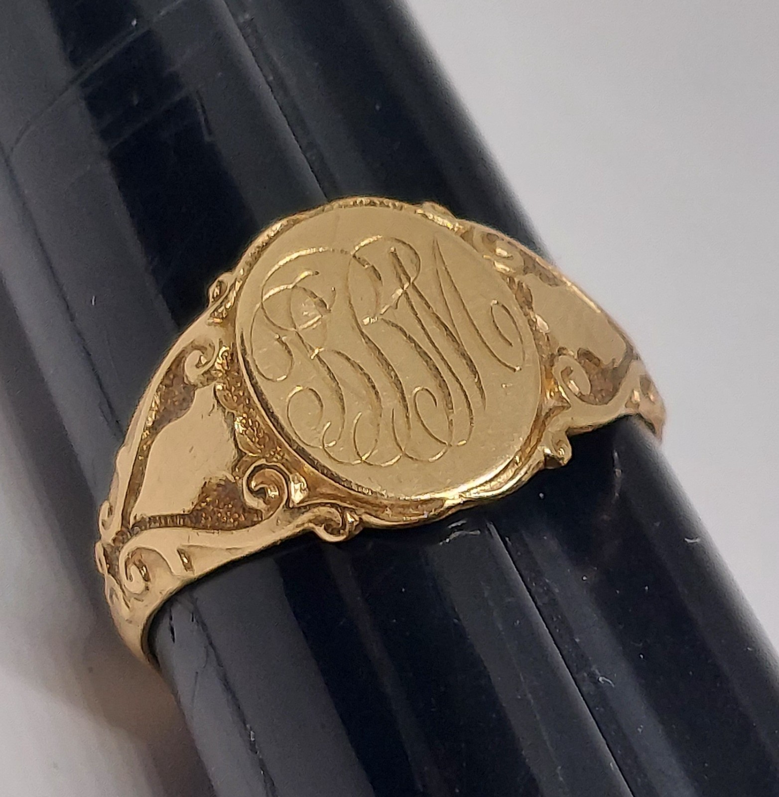 vintage ladies Victorian 14K yellow Gold Signet Ring antique size 9