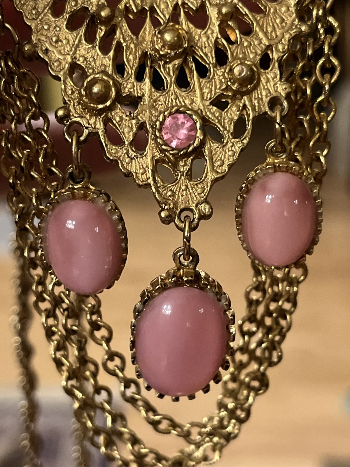 Vintage Pink Gripoix Glass Cabochon Dangle Drop Ornate Pendant Necklace Gold