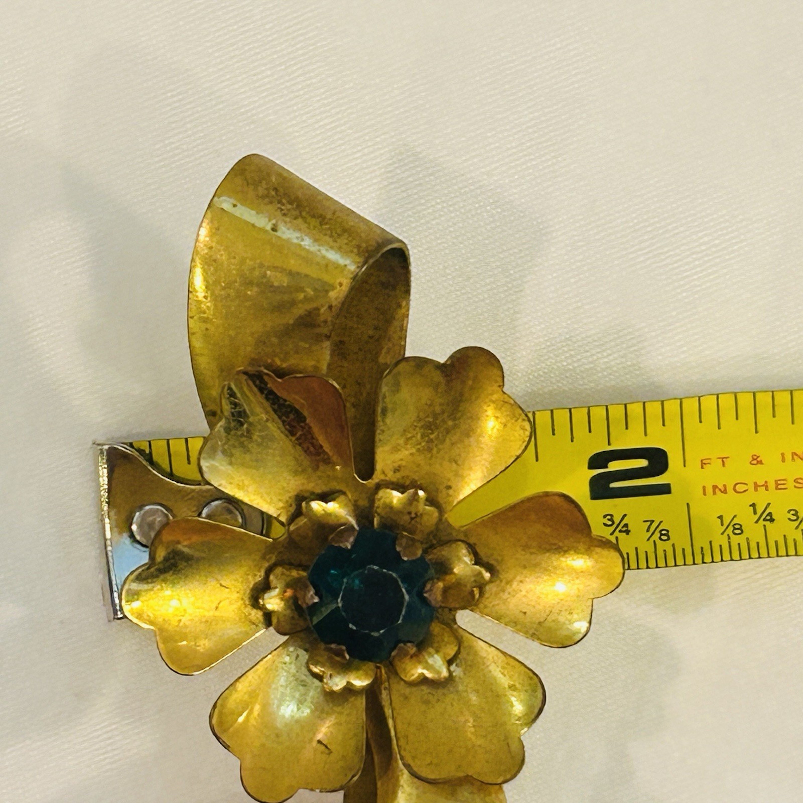 Lot Of 2 VTG Brooches Brass Floral Bow Red White Black Painted Flower