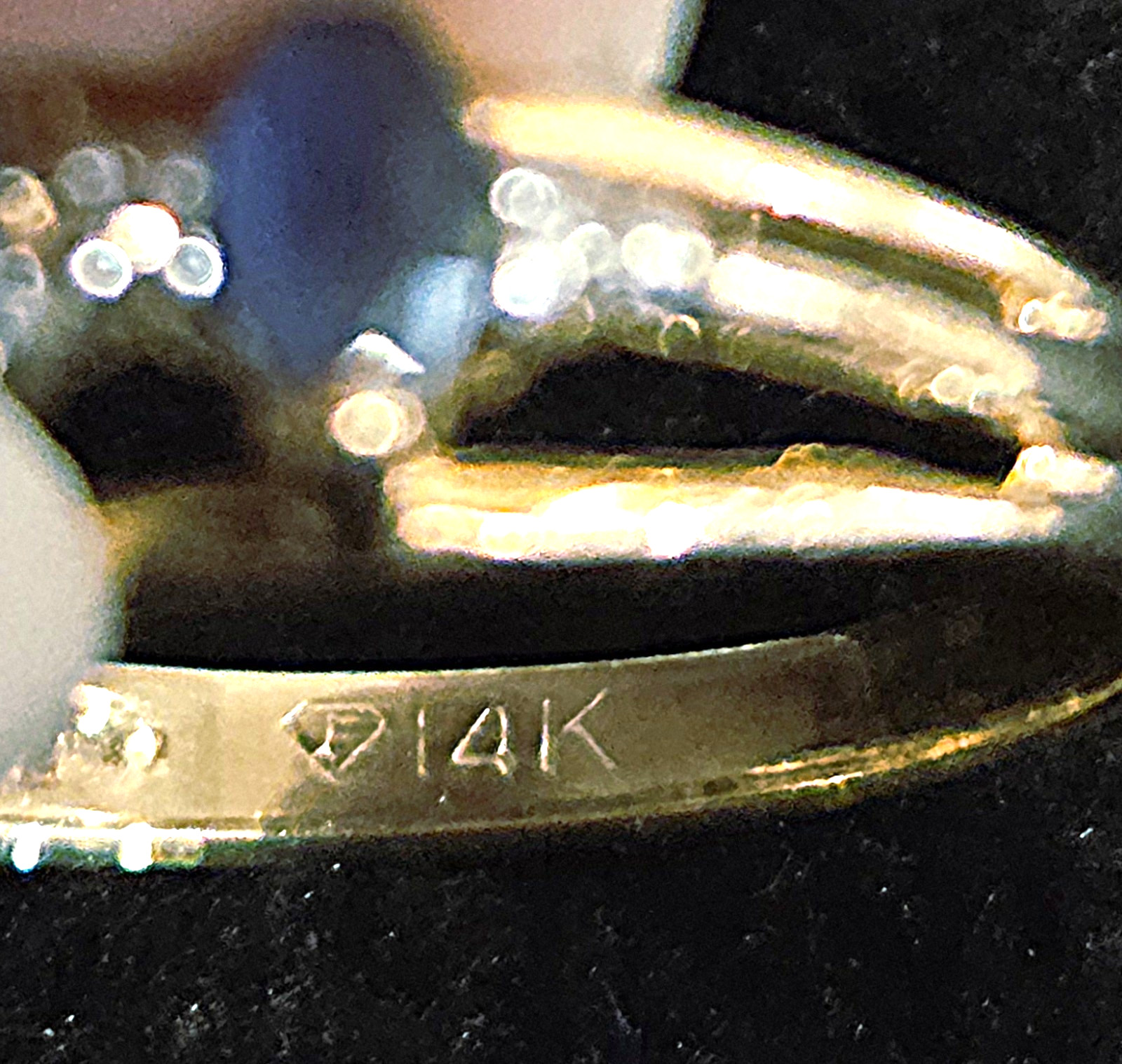 Vtg 14K Gold Ring Marquise Blue/Violet Stones Clear Stone Accents Size 6.5 2.6g