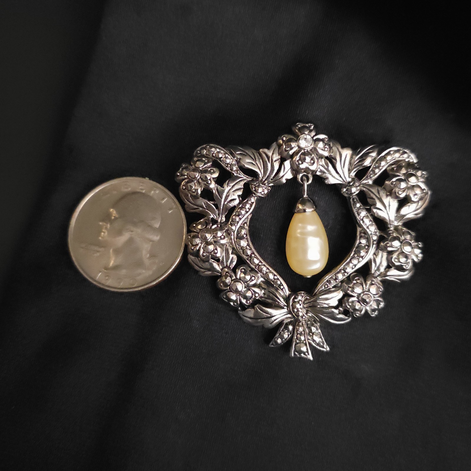 Vintage 1990s Teardrop Pearl Brooch Floral Heart Wreath Marcasite Victorian Goth