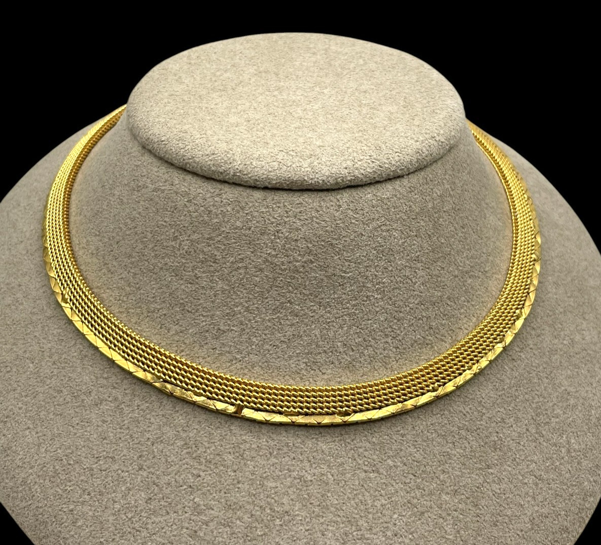 VTG Designer Pennino Gold-tone flexible mesh chain adjustable choker necklace