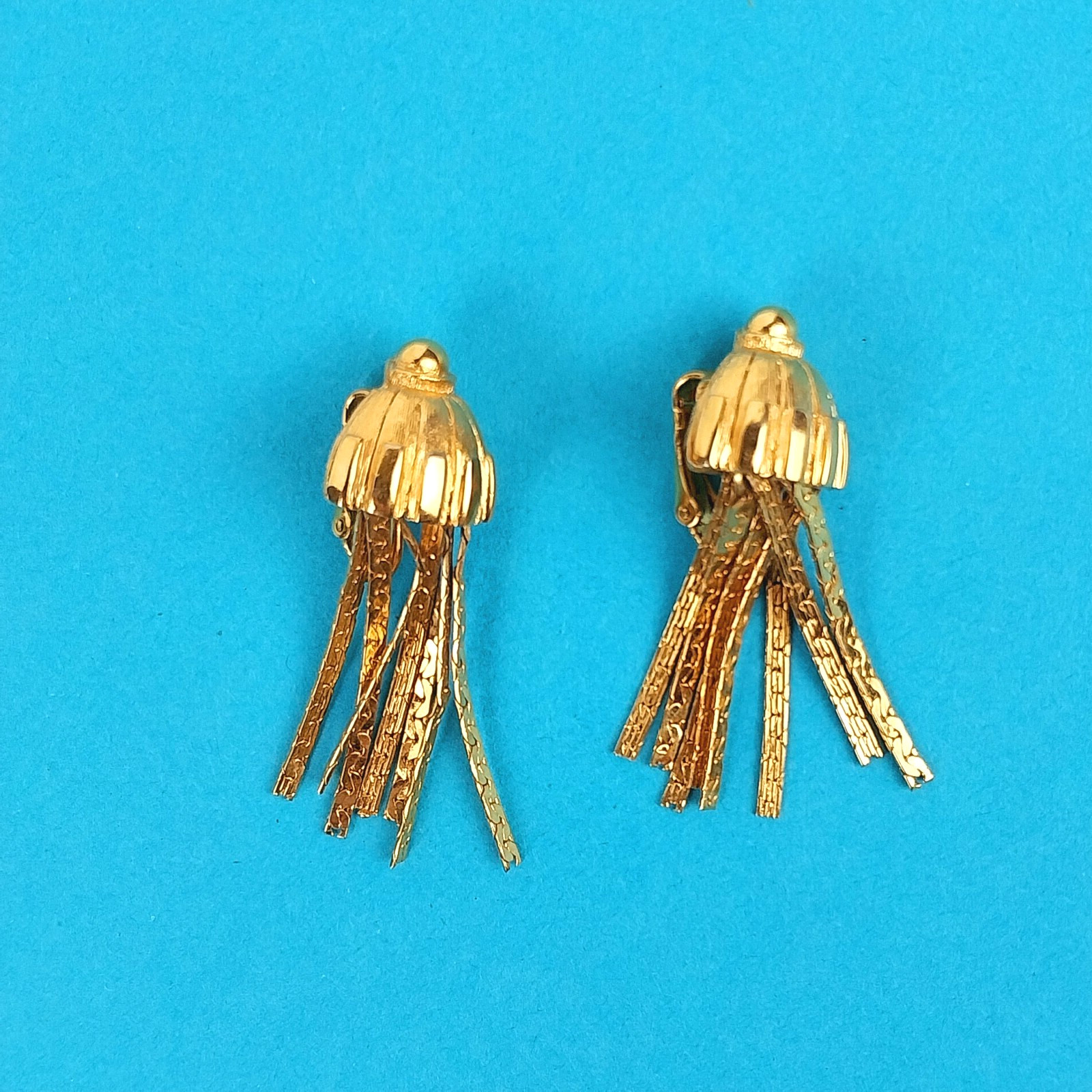 Signed Park Lane Gold Tone Metal Mesh Chain Dangle Clip-On Earrings Vintage