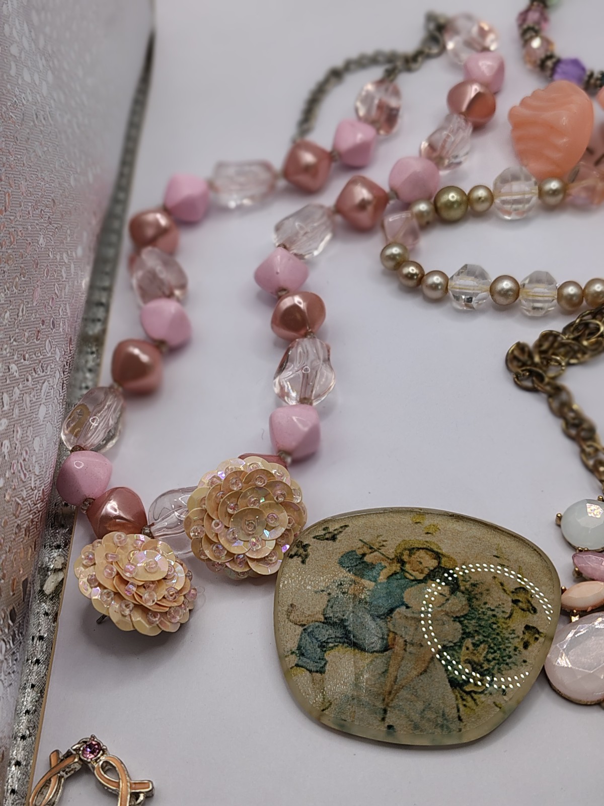 S547 Vtg Pink Jewelry Lot Avon Bracelet Seahorse Brooch Necklace Cross