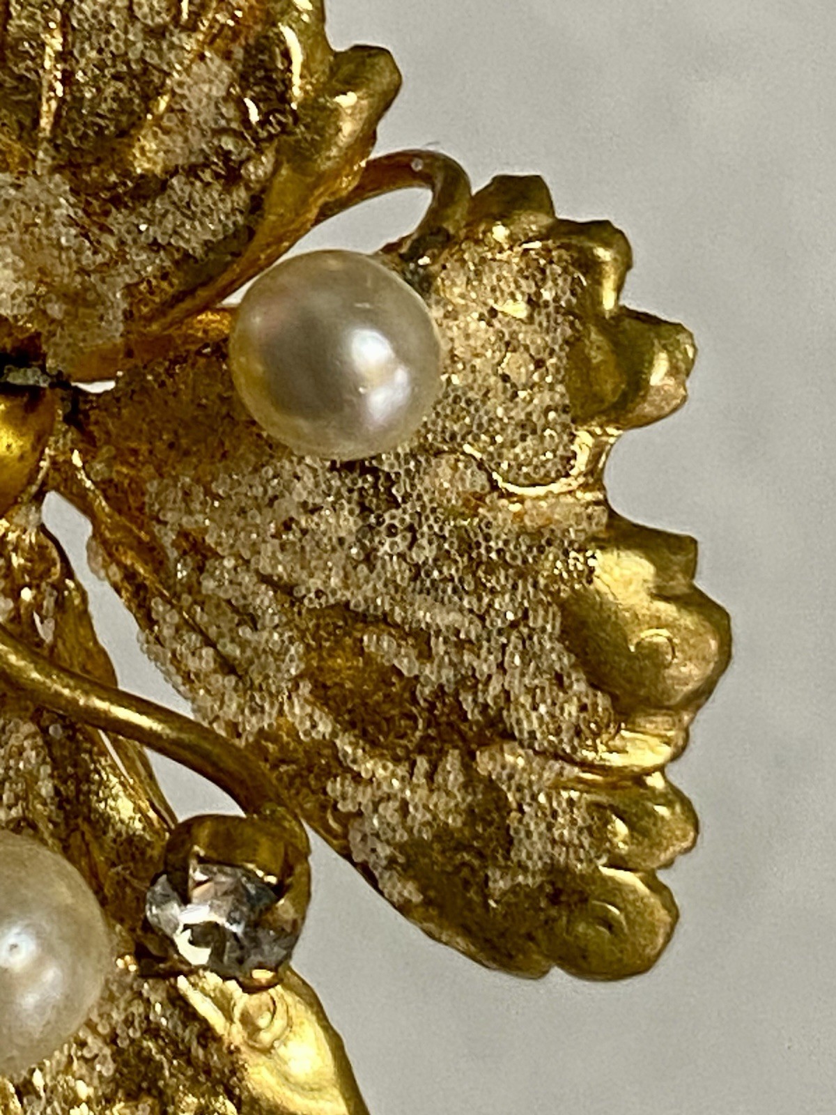 Vintage Gold Tone Brooch Leaf Clear Rhinestones & Pearls Made In Austria