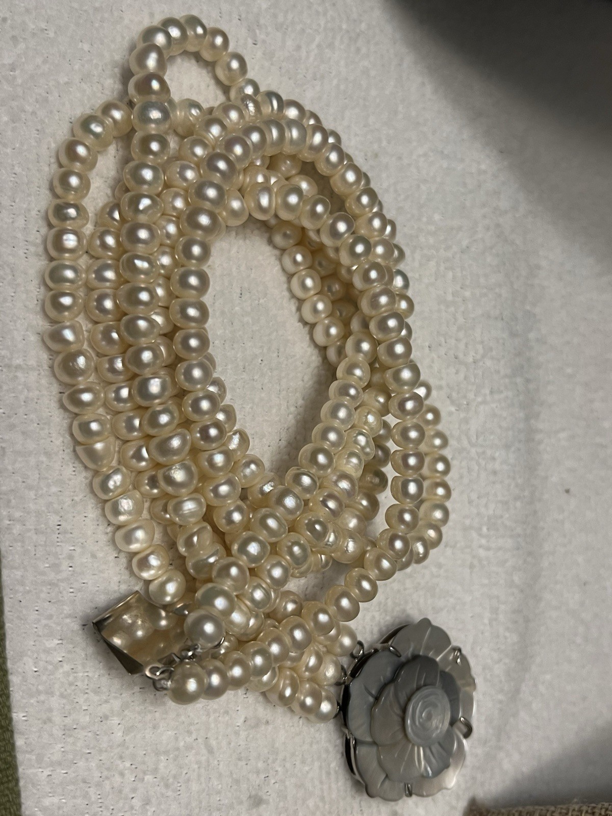 ESTATE 3 STRAND GENUINE WHITE PEARL NECKLACE 18-19” ABALONE FLOWER CLASP